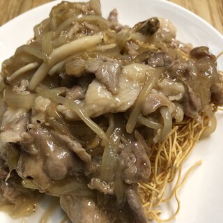 もやしとしめじのかた焼きそば